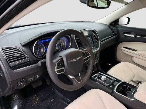 2023 Chrysler 300 Touring