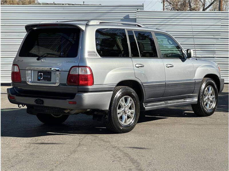 2005 Lexus LX 470