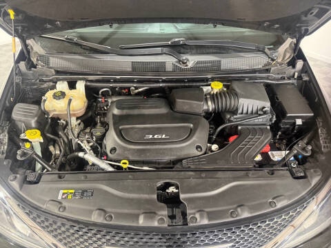 2017 Chrysler Pacifica Touring-L