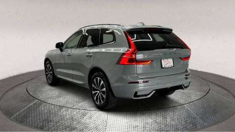 2024 Volvo XC60 B5 Plus Dark Theme