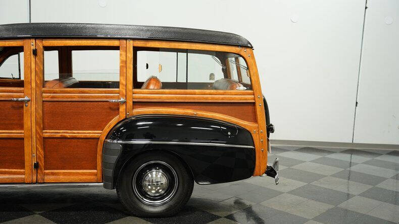 1948 Ford Super Deluxe