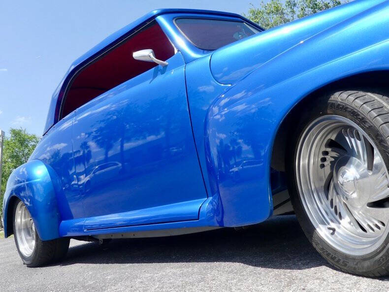 1948 Ford Super Deluxe