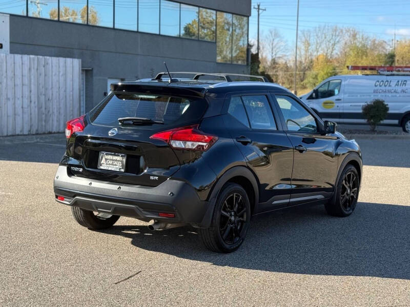 2020 Nissan Kicks SR