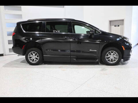 2021 Chrysler Pacifica Touring
