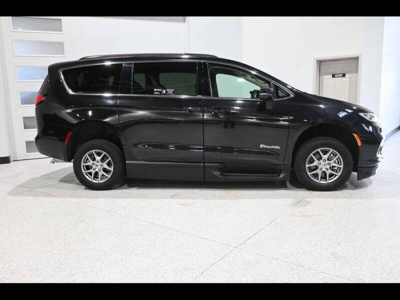 2021 Chrysler Pacifica Touring
