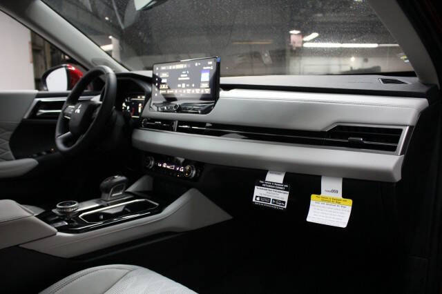 2025 Mitsubishi Outlander SEL