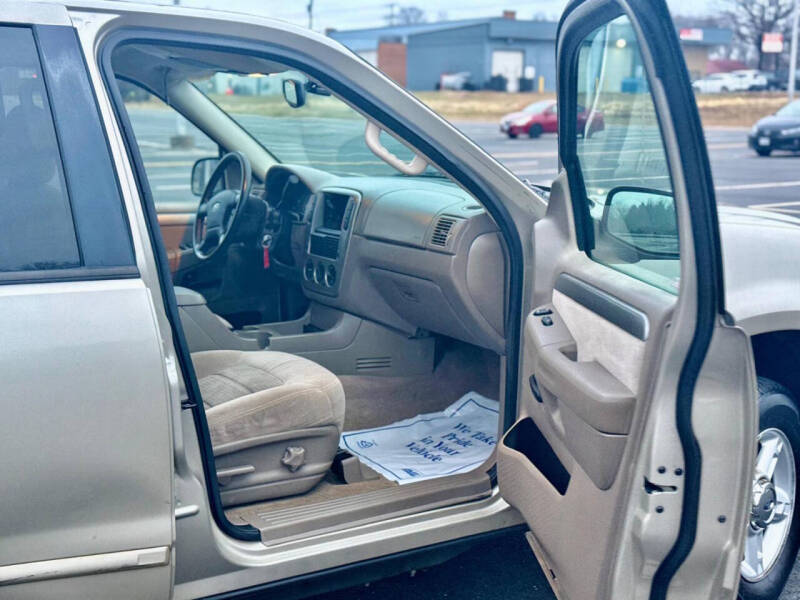 2004 Ford Explorer XLT
