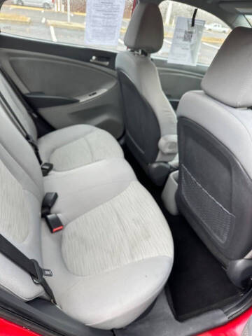 2016 Hyundai Accent SE