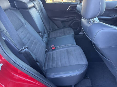 2023 Mitsubishi Outlander SE