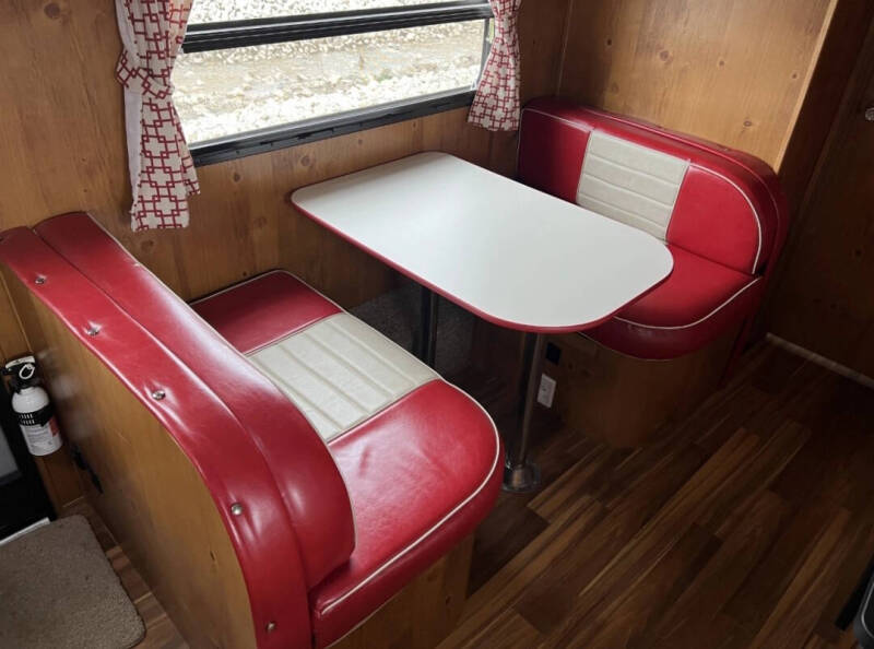 2018 Gulf Stream Coach, Inc 19RBS