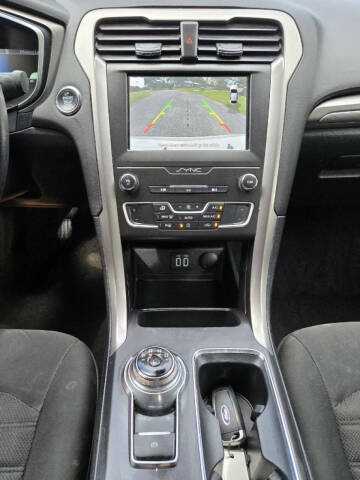 2020 Ford Fusion Hybrid SE