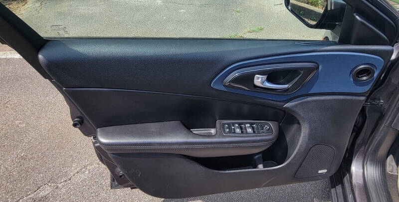 2015 Chrysler 200 S