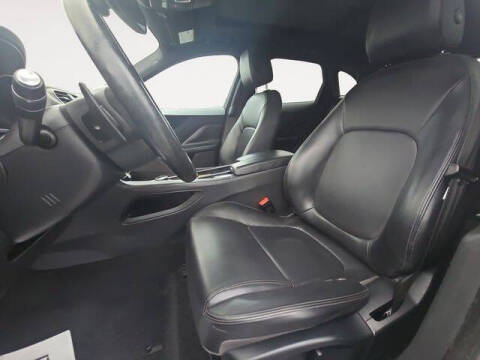 2018 Jaguar F-PACE 25t Premium
