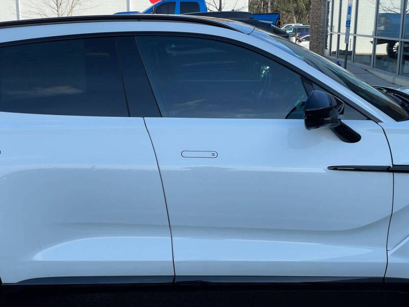 2023 Aston Martin DBX