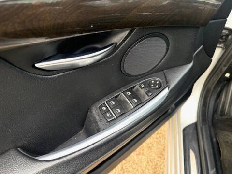 2012 BMW 5 Series 550i Gran Turismo
