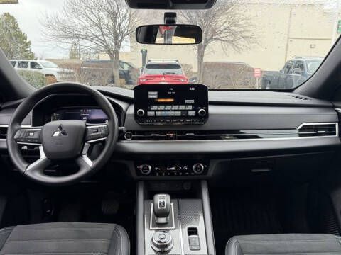 2024 Mitsubishi Outlander SE