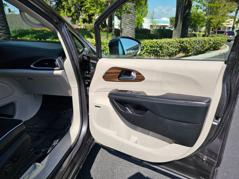 2022 Chrysler Pacifica Limited