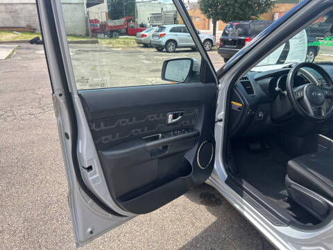 2013 Kia Soul +