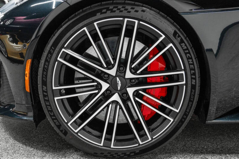 2024 Aston Martin DB12 V8