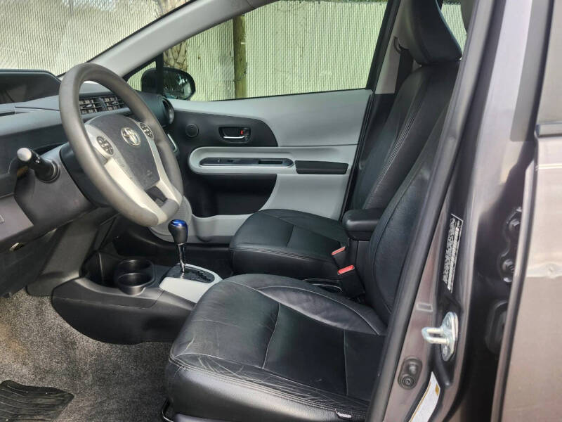 2014 Toyota Prius c Three