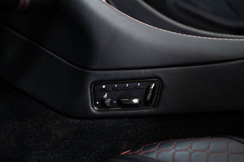 2015 Aston Martin Vanquish Volante