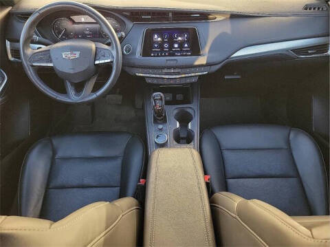 2023 Cadillac XT4 Premium Luxury