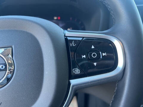 2025 Volvo XC60 B5 Plus Dark Theme