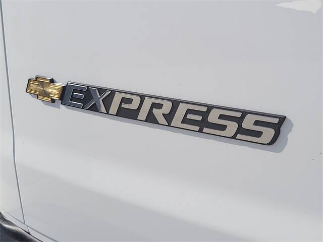 2025 Chevrolet Express 2500