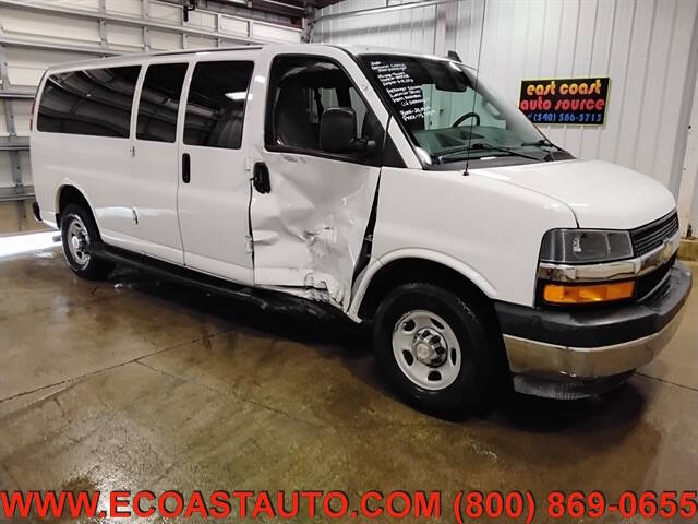 2020 Chevrolet Express Passenger LT's photo