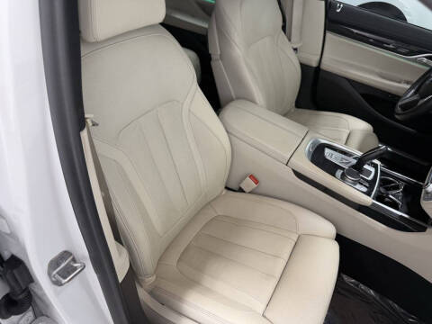 2022 BMW 7 Series 740i