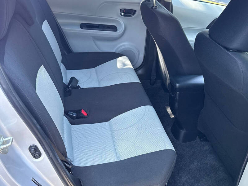 2012 Toyota Prius c Three