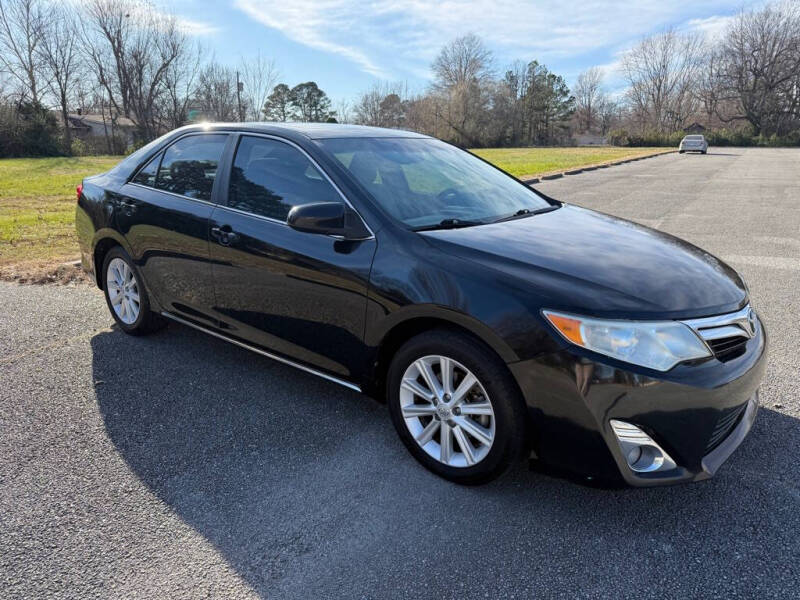 2014 Toyota Camry XLE's photo