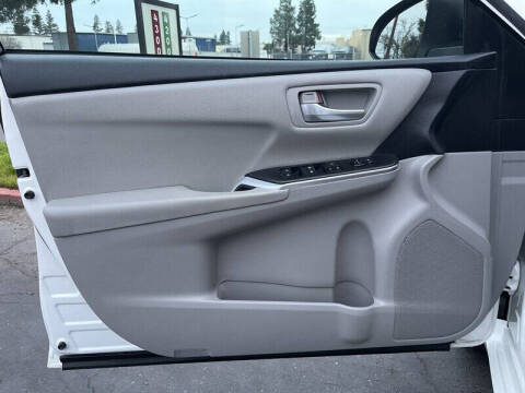 2016 Toyota Camry SE