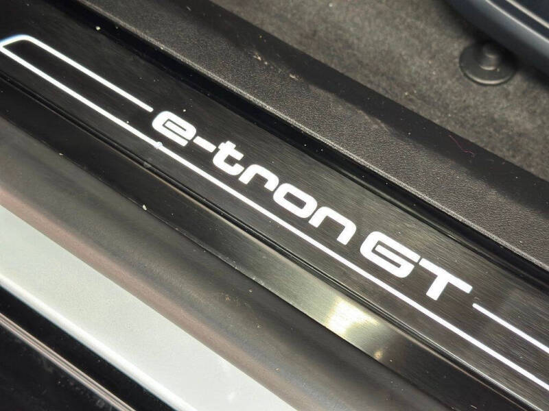 2022 Audi e-tron GT quattro Prestige