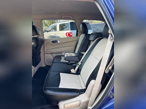 2017 Nissan Pathfinder