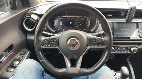 2020 Nissan Kicks SR