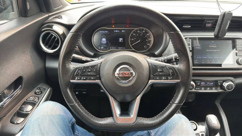 2020 Nissan Kicks SR