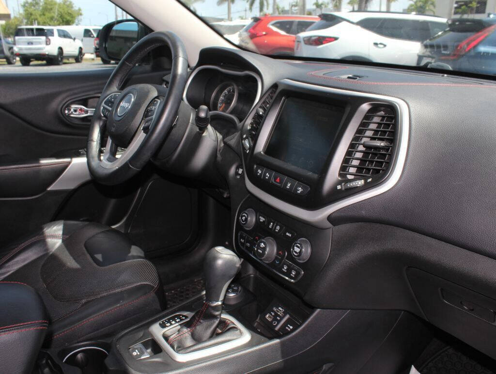 2018 JEEP Cherokee SUV / Crossover - $22,495