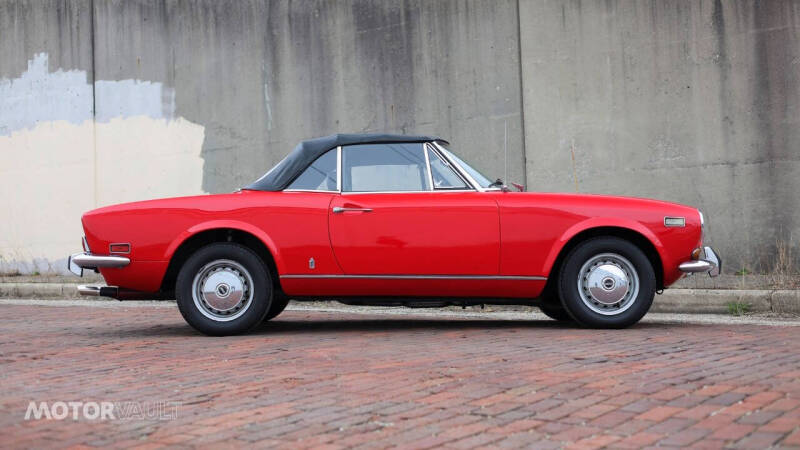 1973 FIAT 124 Spider