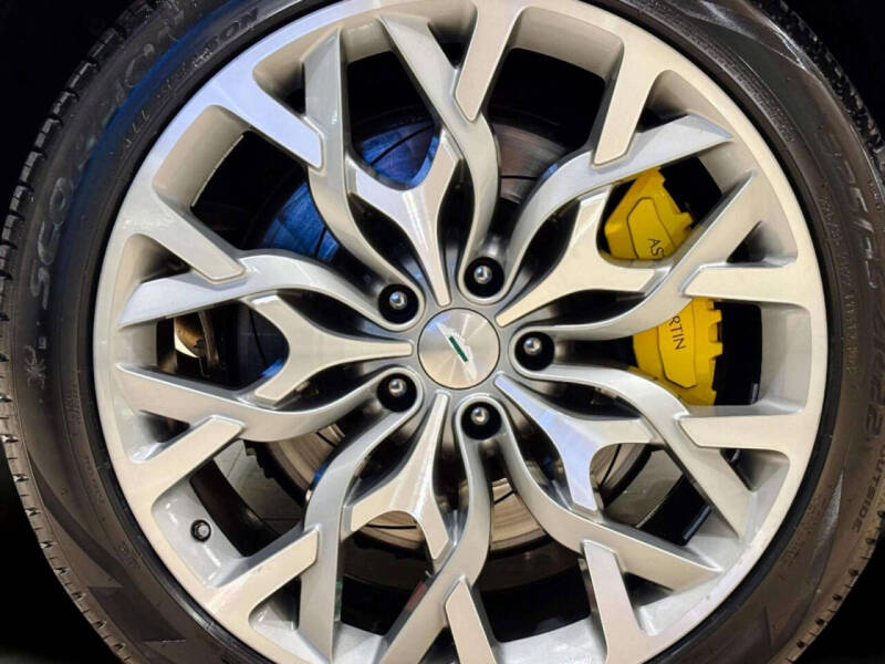 2021 Aston Martin DBX