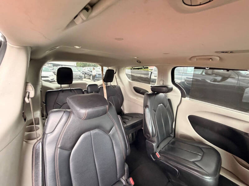 2020 Chrysler Pacifica Touring L