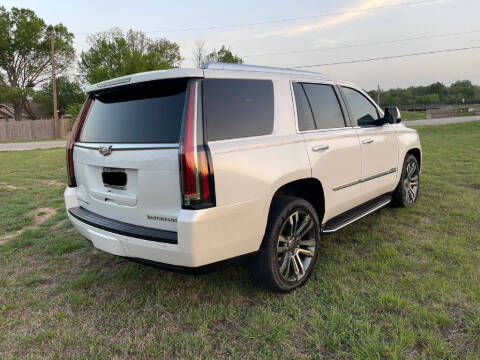 2016 Cadillac Escalade Luxury Collection