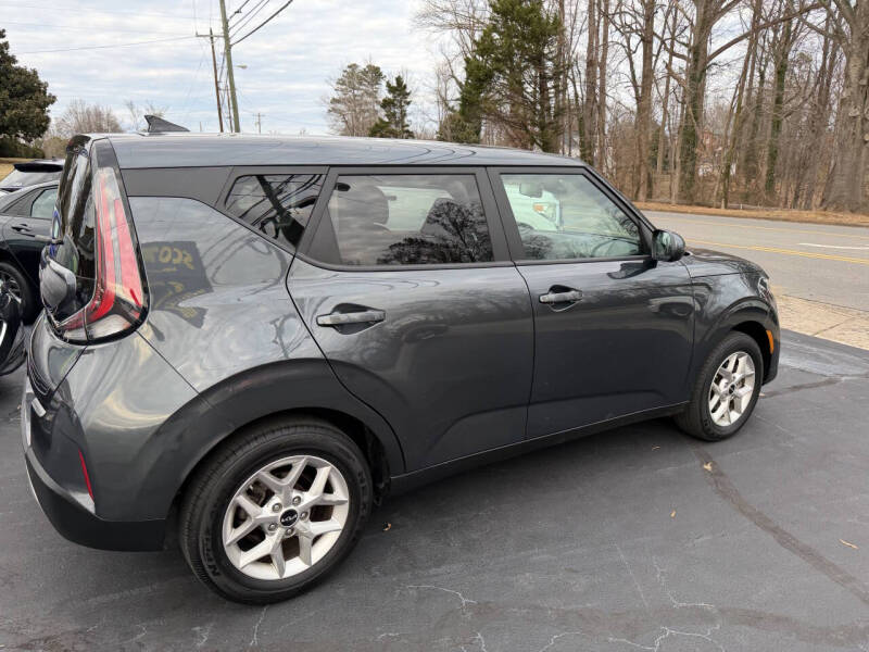 2024 Kia Soul LX