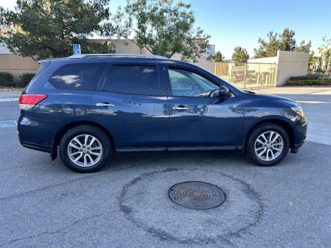 2016 Nissan Pathfinder S