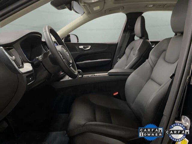 2025 Volvo XC60 B5 Plus Dark Theme