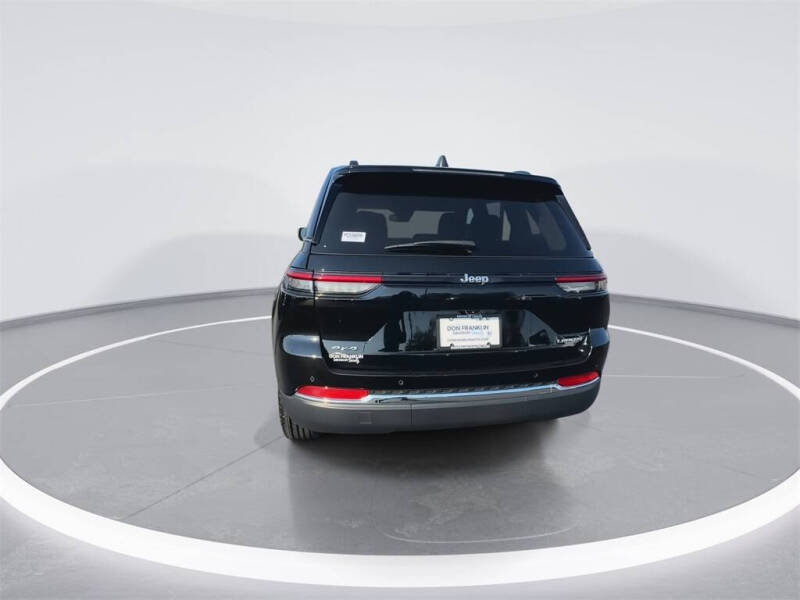 2023 Jeep Grand Cherokee Laredo