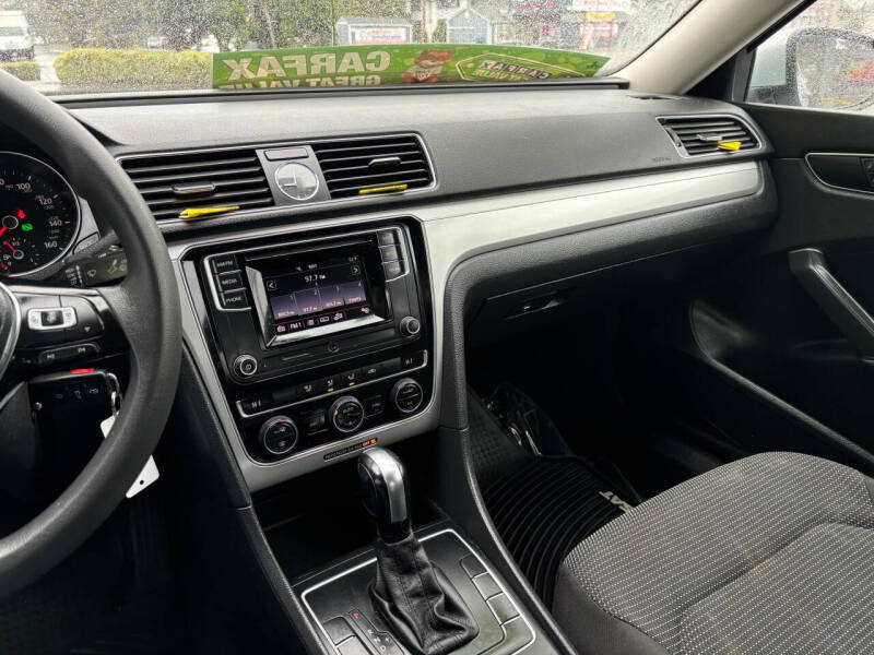 2016 Volkswagen Passat 1.8T S