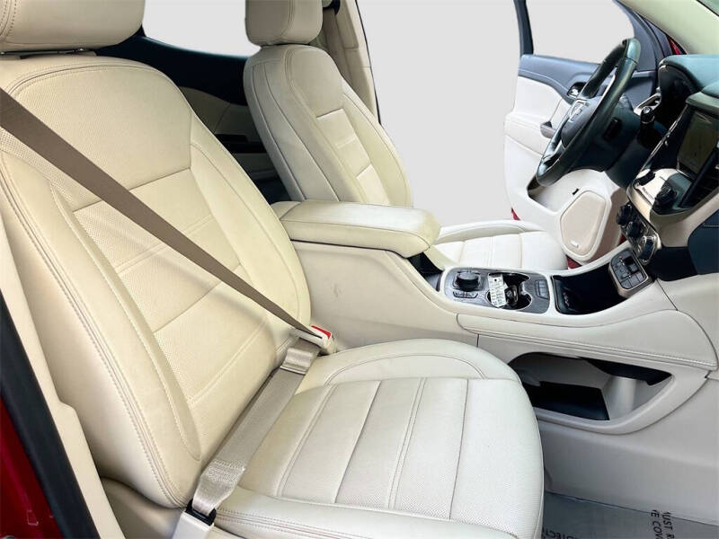 2022 GMC Acadia Denali