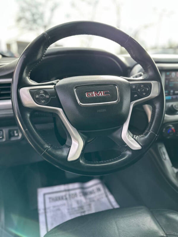 2017 GMC Acadia SLT-1
