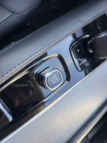 2024 Volvo XC90 B5 Core Bright Theme